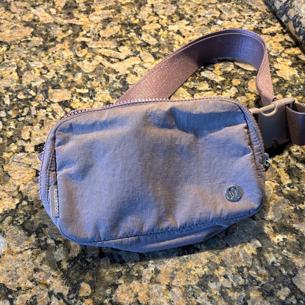 lululemon athletica Everywhere Belt Bag